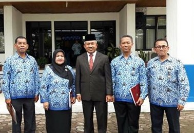 Empat Dosen FH UIR Terima Satya Lencana Karya Satya